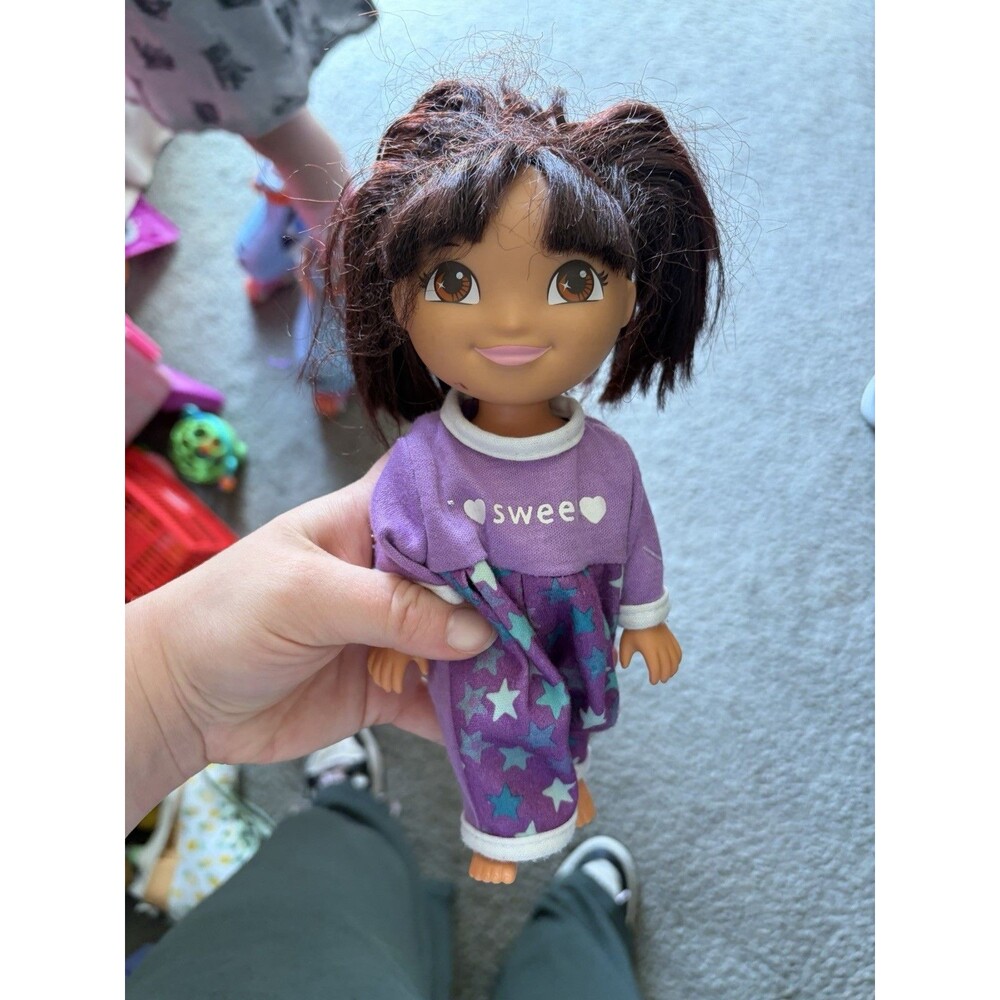 2009 Dora The Explorer Slumber Party Doll